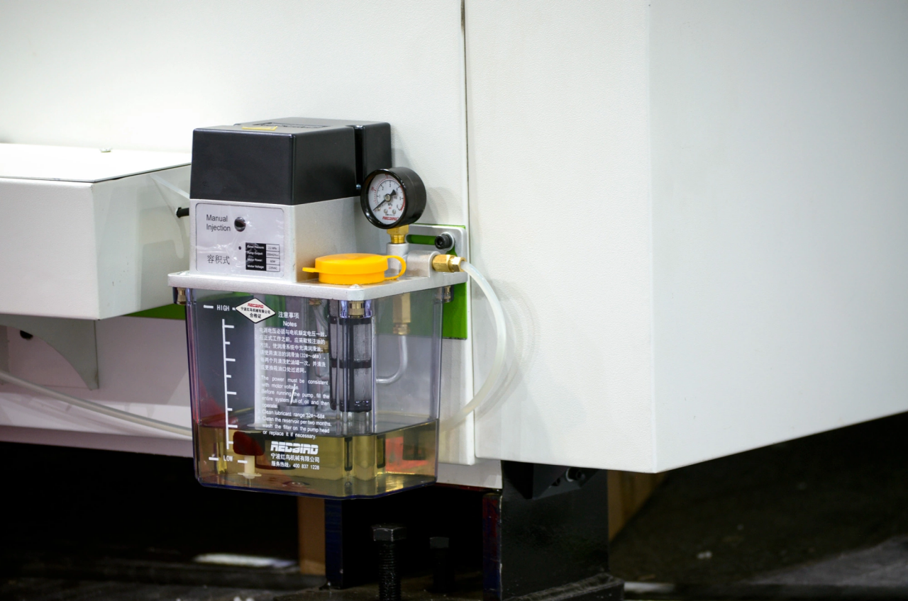 1500*3000mm 500w Racuys Or Ipg Fiber Laser Cutting Machine 1500*3000мм 500в Ракуйс или автомат для резки лазера волокна Ипг