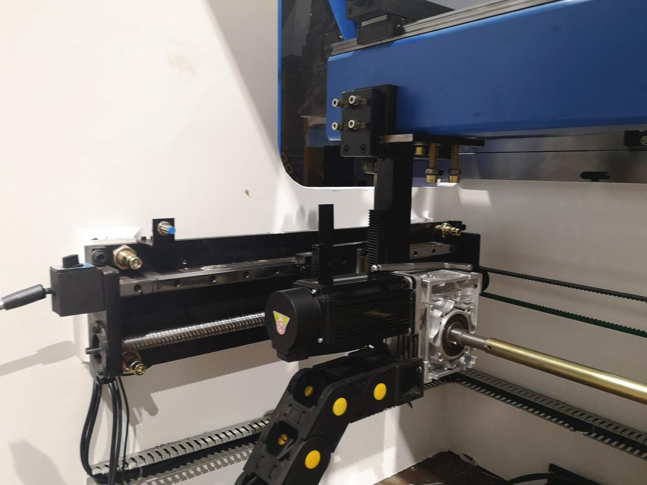 160t-4000 4-axis Cnc Hydraulic Bending Machine Press Brake 160t-4000 4-осевой гидравлический листогибочный пресс с ЧПУ