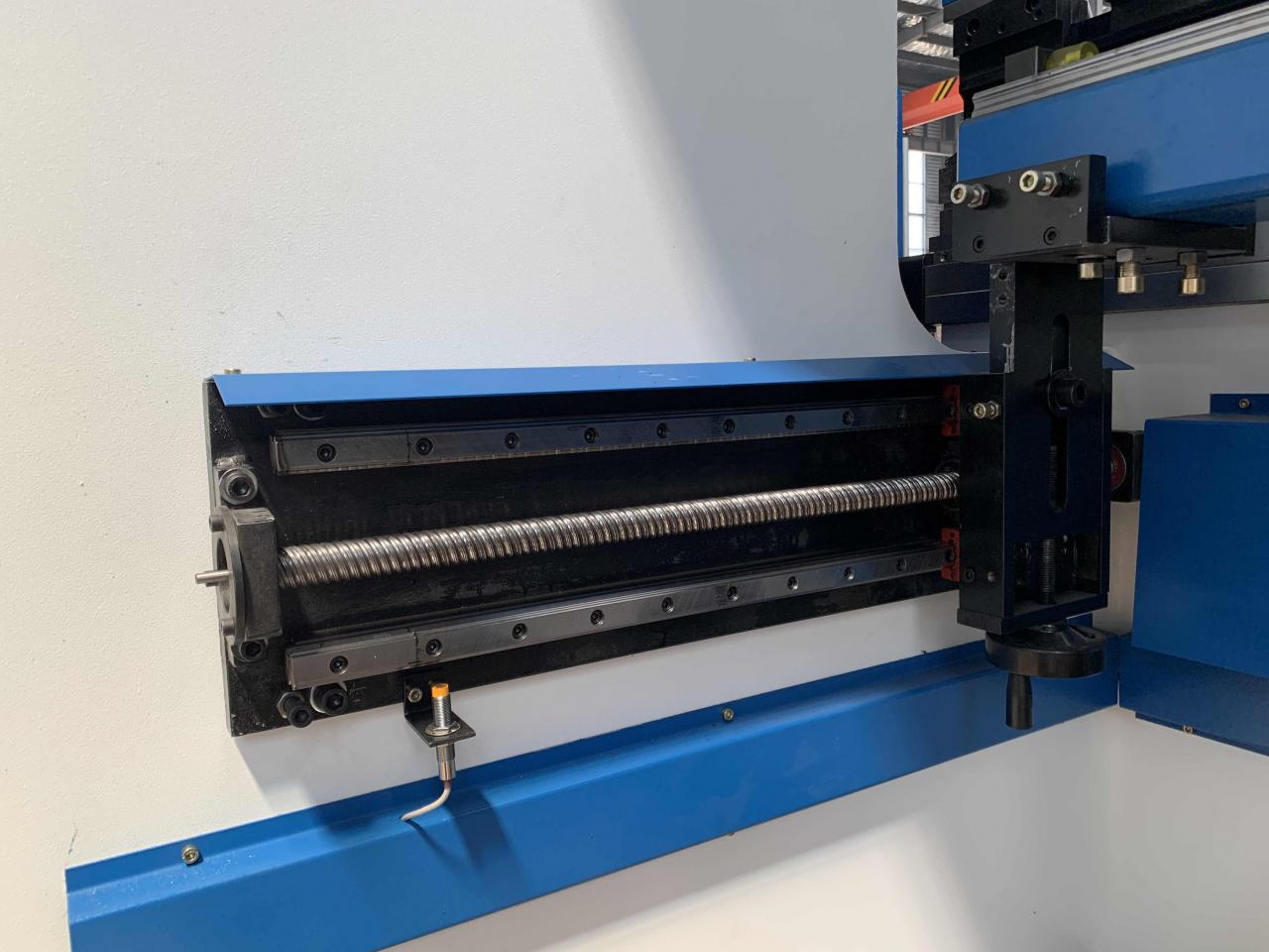 160t-4000 4-axis Cnc Hydraulic Bending Machine Press Brake 160t-4000 4-осевой гидравлический листогибочный пресс с ЧПУ