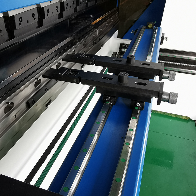 160t-4000 4-axis Cnc Hydraulic Bending Machine Press Brake 160t-4000 4-осевой гидравлический листогибочный пресс с ЧПУ