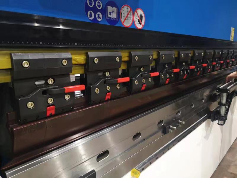 160t-4000 4-axis Cnc Hydraulic Bending Machine Press Brake 160t-4000 4-осевой гидравлический листогибочный пресс с ЧПУ