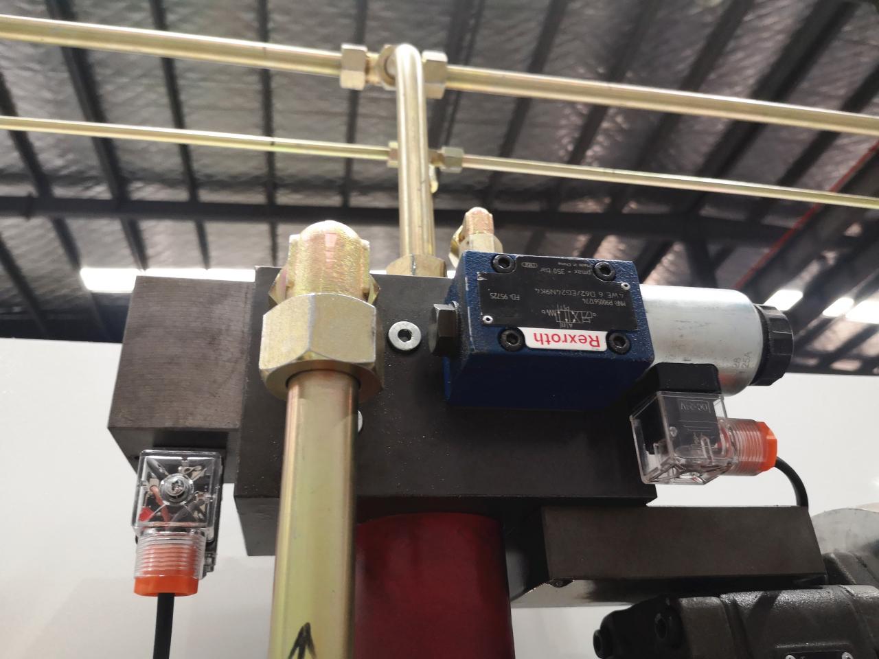 160t-4000 4-axis Cnc Hydraulic Bending Machine Press Brake 160t-4000 4-осевой гидравлический листогибочный пресс с ЧПУ