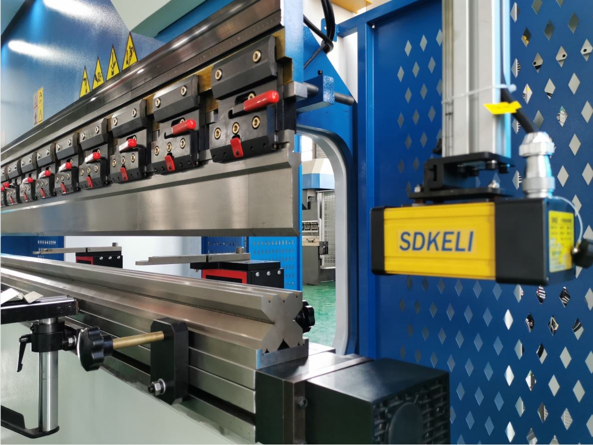 160t-4000 4-axis Cnc Hydraulic Bending Machine Press Brake 160t-4000 4-осевой гидравлический листогибочный пресс с ЧПУ