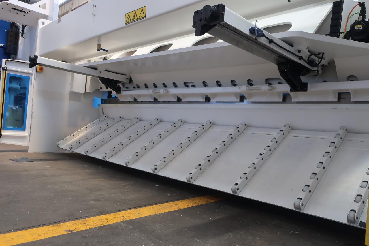 машина гидравлической гильотины 16мм режа для вырезывания металлического листа 6 метров