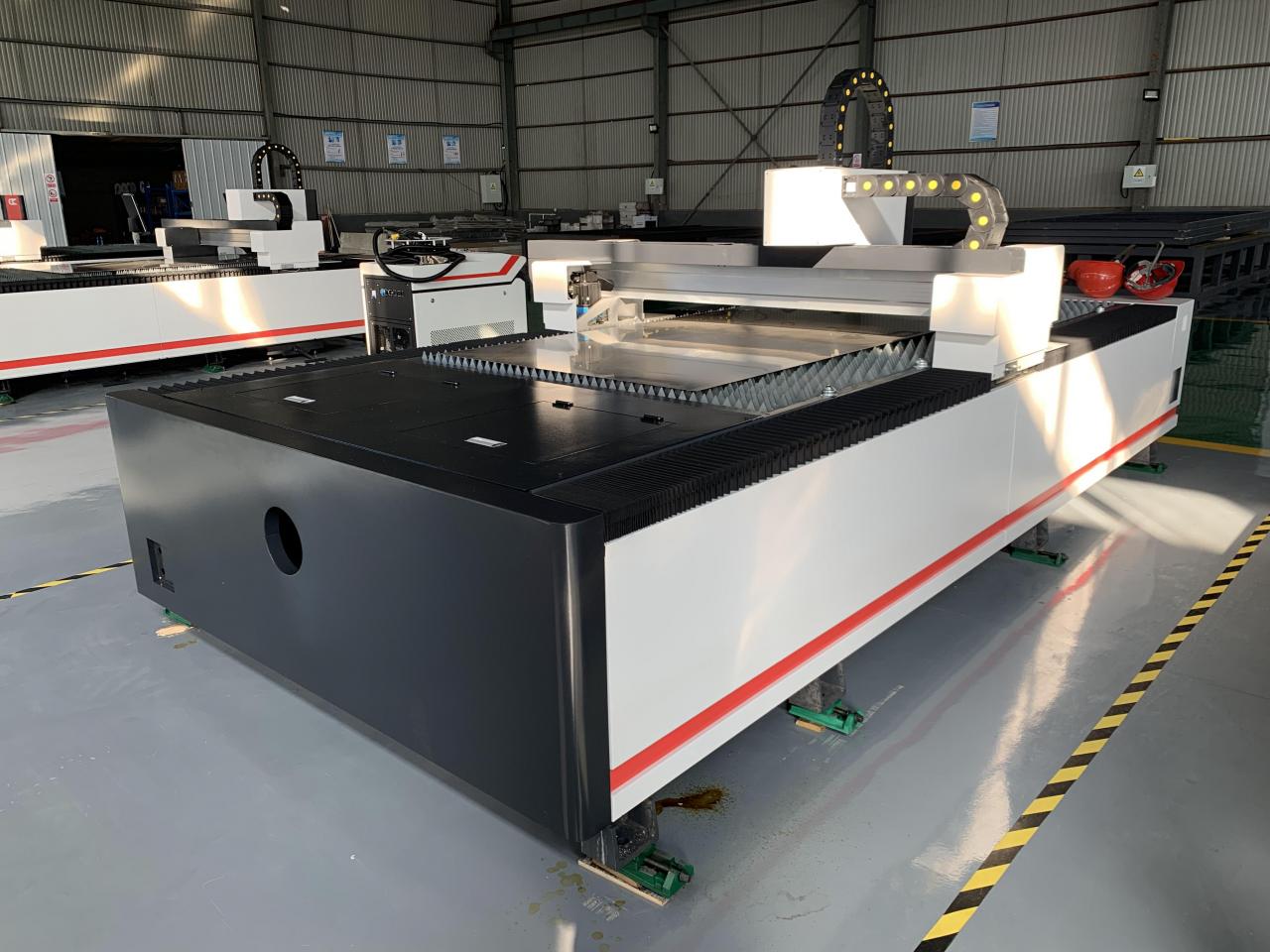 1kw 1.5kw 2kw Fiber Laser Cutting Machine For Metal Sheet Cutting 3000x1500mm автомат для резки лазера волокна 1кв 1.5кв 2кв для вырезывания 3000кс1500мм металлического листа