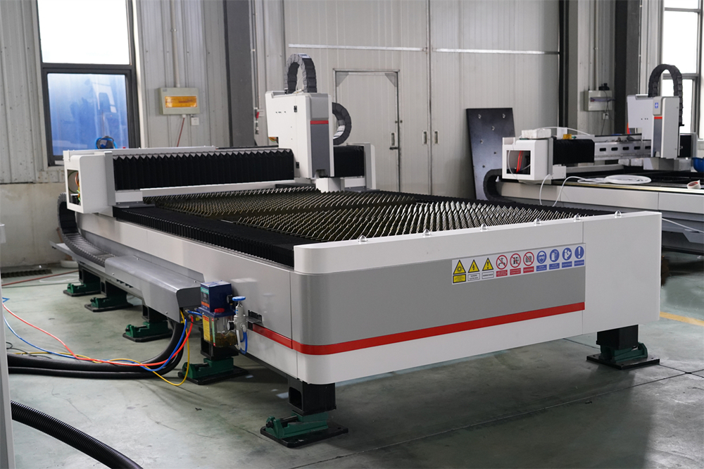 3015 4kw 1kw 2kw 3kw Stainless Steel Cnc Fiber Laser Cutting Machine 3015 4kw 1kw 2kw 3kw станок для лазерной резки с ЧПУ из нержавеющей стали