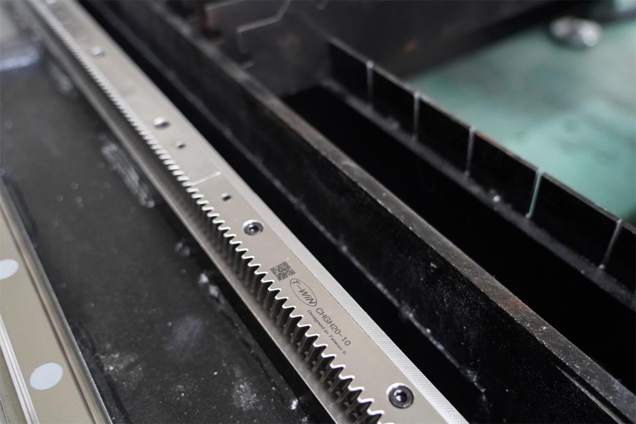 3015 4kw 1kw 2kw 3kw Stainless Steel Cnc Fiber Laser Cutting Machine 3015 4kw 1kw 2kw 3kw станок для лазерной резки с ЧПУ из нержавеющей стали