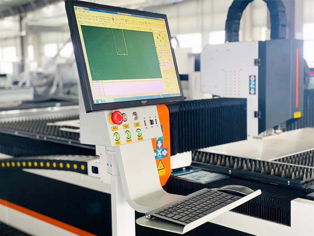 3015 Fiber Laser Cutting Machine For High-Speed Cutting Of 1-6mm Metal Materials Станок для лазерной резки волокна 3015 для высокоскоростной резки металлических материалов толщиной 1-6 мм