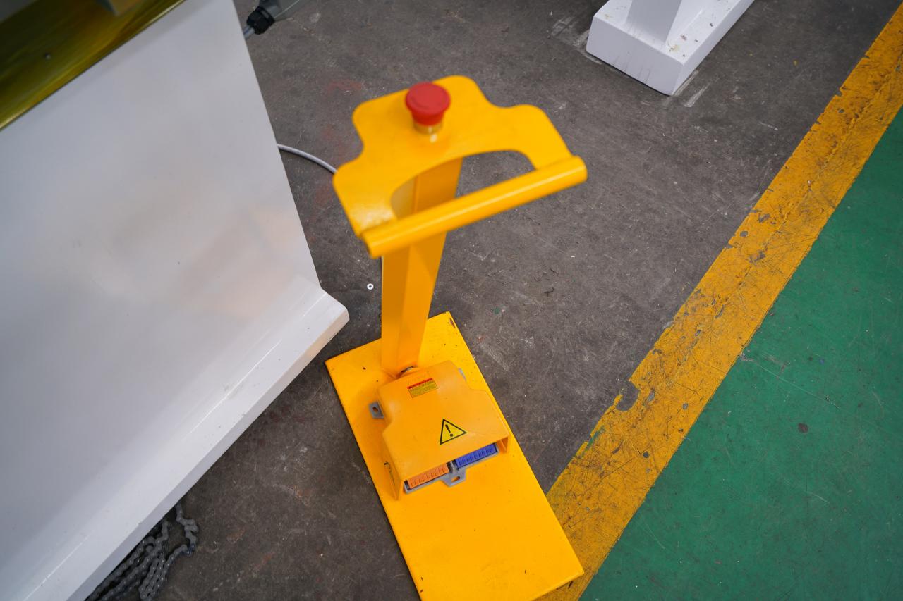 4 Axis Cnc Tandem Press Brake With Delem Da58t 2d Graphical Controller Листогибочный пресс Кнк 4 осей тандемный с графическим регулятором Делем Да58т 2д