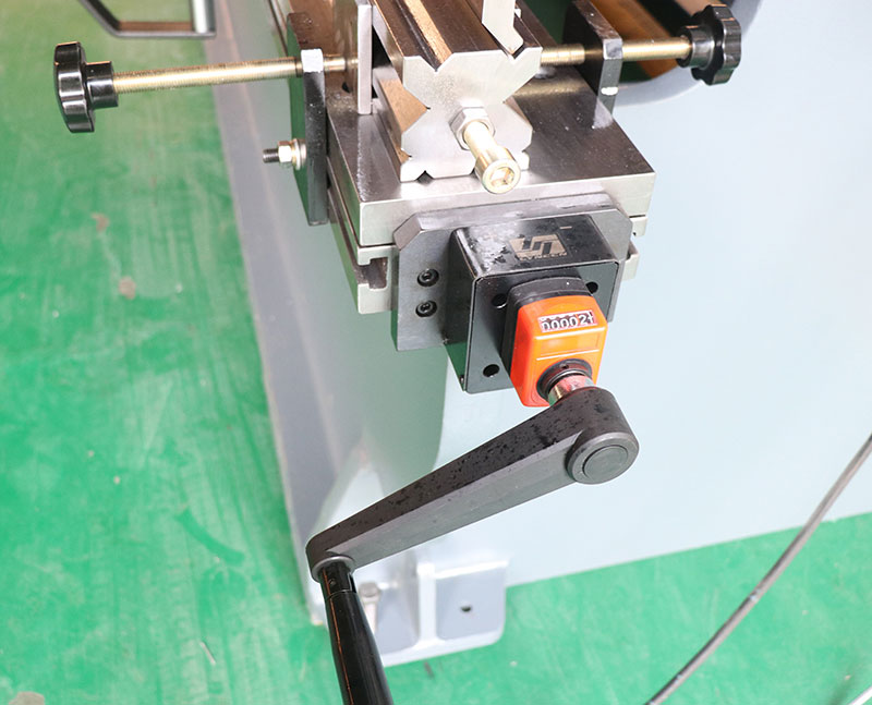 Металлогибочный пресс Wc-63t3200 Листогибочный станок с ЧПУ Гидравлический листогибочный пресс