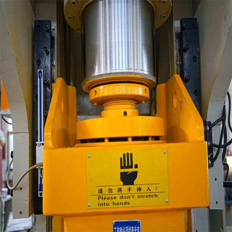 Y32 315-тонный вертикальный гидравлический пресс с четырьмя колоннами для глубокой вытяжки