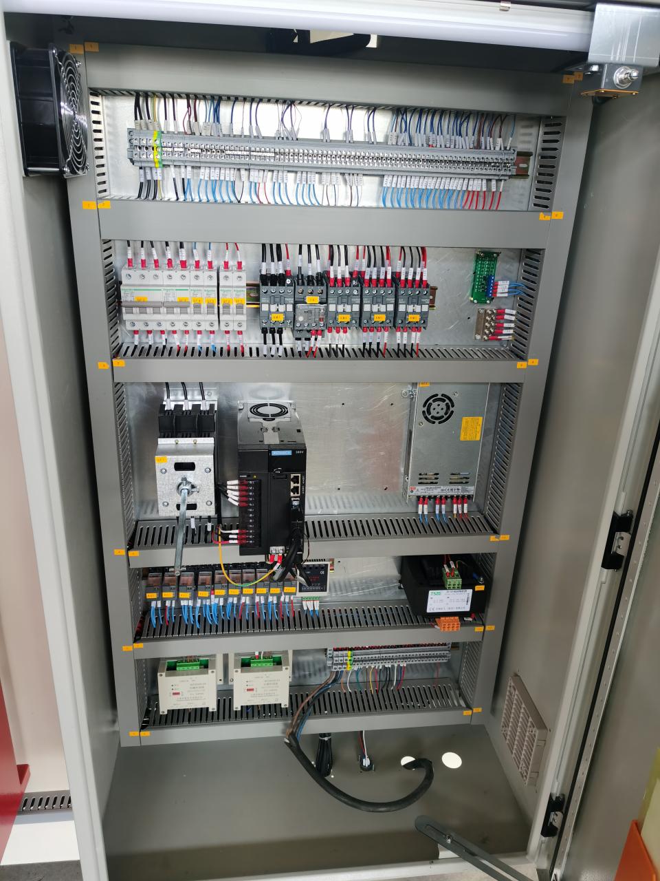 China Metal Hydraulic Press Brake Machine With Reasonable Price Китай Металлический гидравлический листогибочный пресс по разумной цене