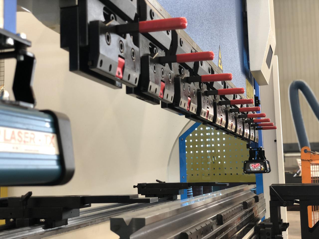 Cnc Hydraulic Bending Machine 160x3200 Press Brake Price Гидравлический гибочный станок с ЧПУ 160x3200 Листогибочный пресс Цена