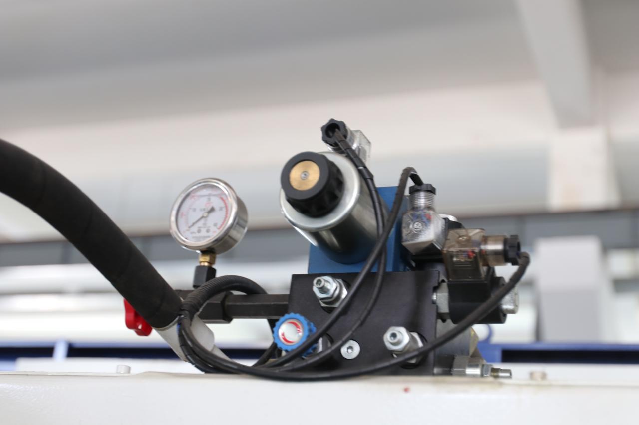 Cnc Hydraulic Press Brake Machine Bending Servo Electric Press Brake 40T Гидравлический листогибочный станок с ЧПУ Гибочный сервопривод Электрический листогибочный пресс 40T