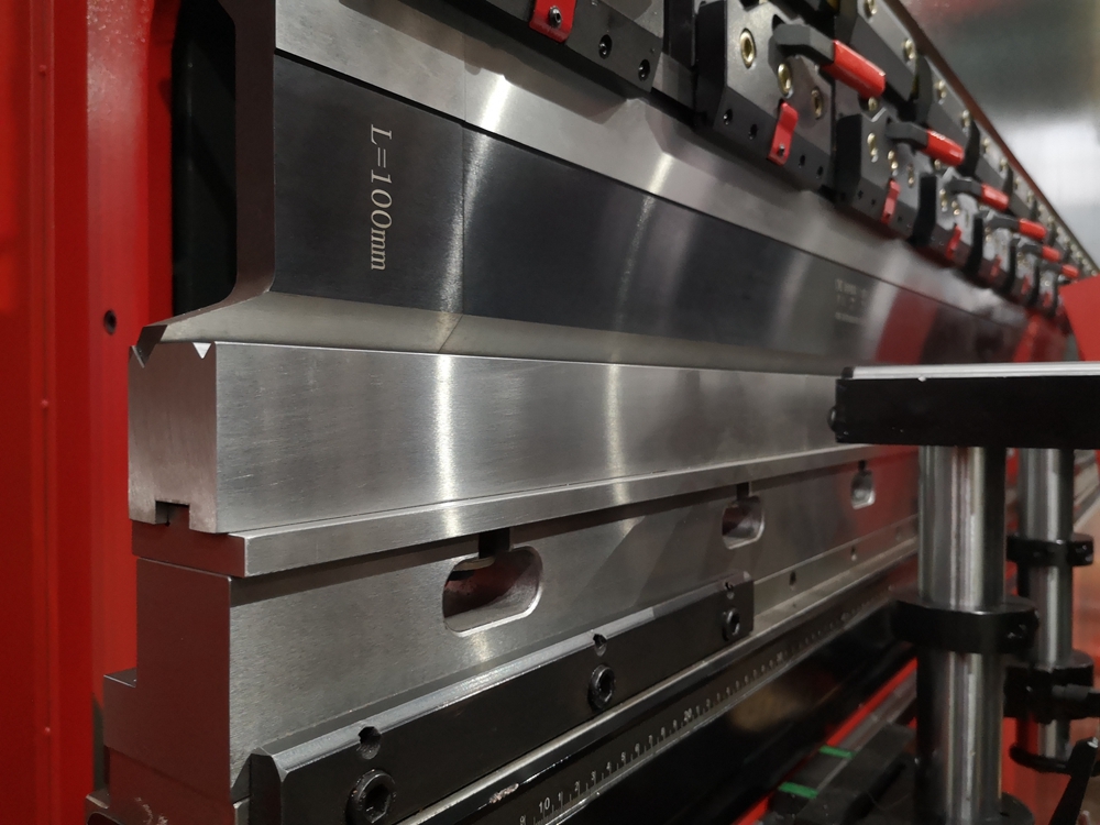 Delem Da66t 125 3+1 4+1 6+1 8+1 Cnc Hydraulic Press Brake For Metal Plate Bending Delem Da66t 125 3+1 4+1 6+1 8+1 Cnc гидравлический листогибочный пресс для гибки металлической пластины