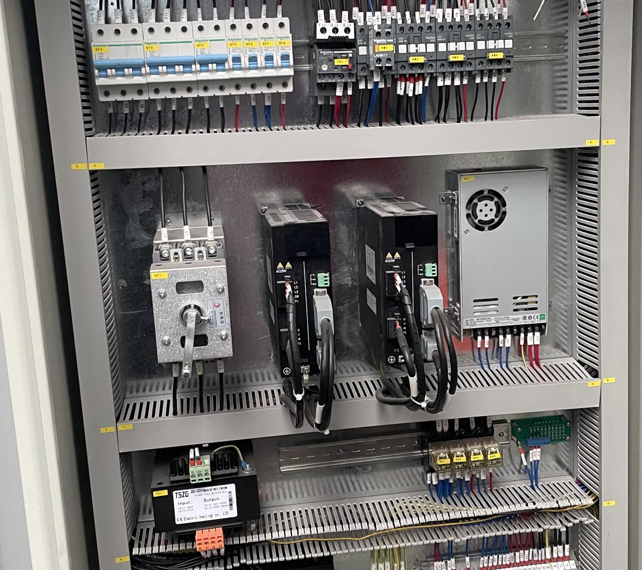 High Quality 3m Press Brake Machine Hydraulic 100 Ton For Sheet Metal Bending Высококачественная машина прессового тормоза 3м гидравлическая 100 тонн для гибки металлического листа