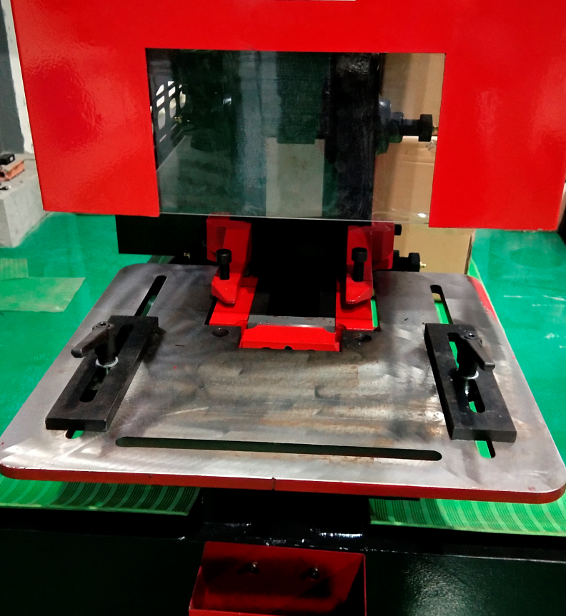 Q35y Series Hydraulic Ironworker Shearing And Punching Machine Гидравлические ножницы и пробивные машины серии Q35y