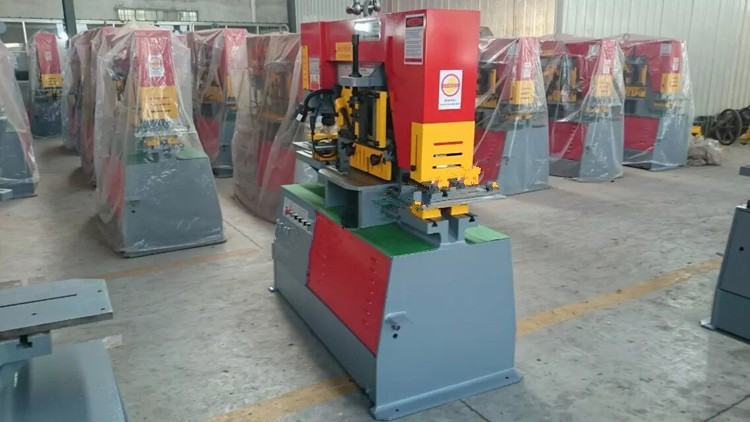 Q35y Series Multifunctional Hydraulic Iron Worker Combined Shearing And Punching Machine Многофункциональная гидравлическая машина для резки и штамповки металла серии Q35y