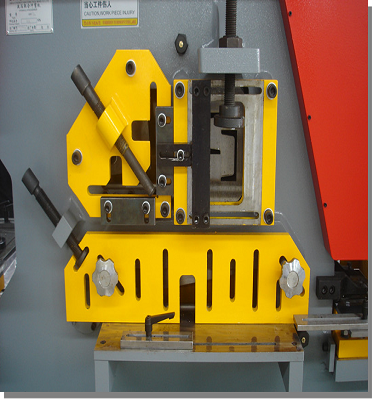Steel Plate Angle Cutting Punching Notching Machine Hydraulic Ironworker For Sale Стальная пластина Угловая резка Штамповочная машина Гидравлический металлургический станок для продажи