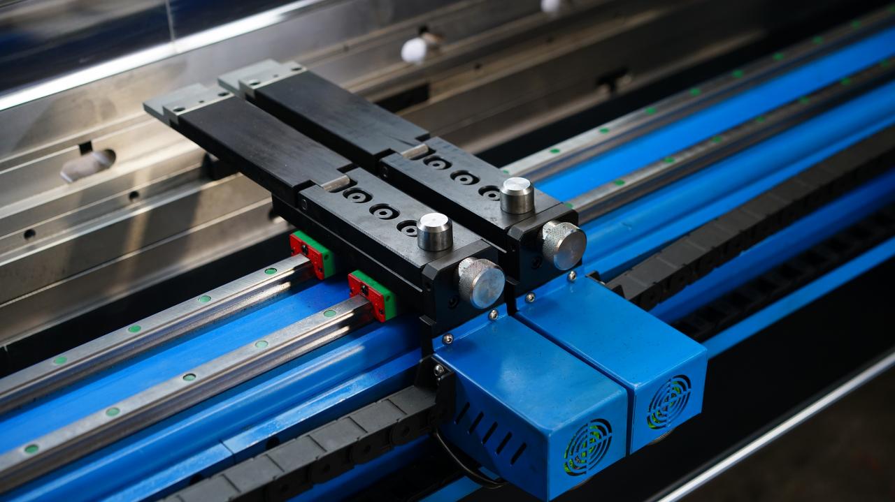 Wc67k-400T Cnc Plc Ручной листогибочный станок Гидравлический листогибочный станок Nc