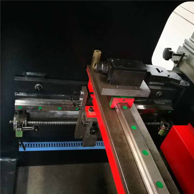 Wc67y-160 4000 Hydraulic Press Brake Cnc Metal Bending Machine For 4000mm Width Steel Wc67y-160 4000 Гибочный станок металла Cnc тормоза гидравлического пресса для стали ширины 4000mm