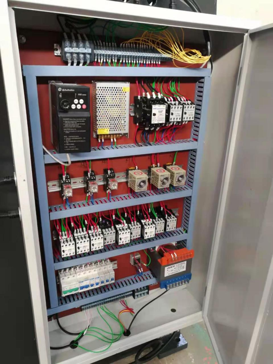 Wc67y-160 4000 Hydraulic Press Brake Cnc Metal Bending Machine For 4000mm Width Steel Wc67y-160 4000 Гибочный станок металла Cnc тормоза гидравлического пресса для стали ширины 4000mm